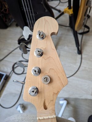 Jazz Bass Hals loaded