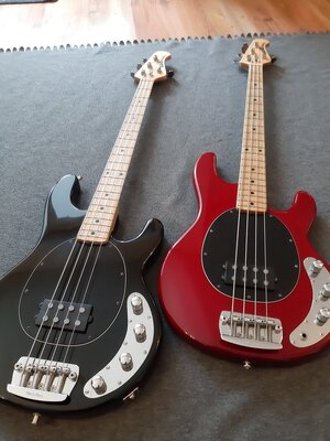 ray-blkred2.jpg ray-blkred2.jpg