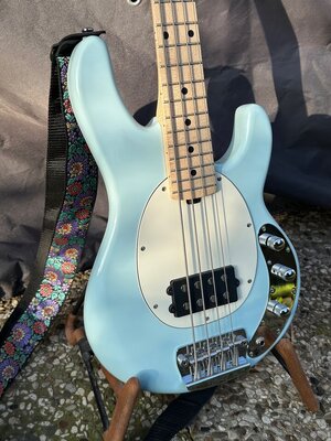 Sterling by Musicman Stingray SS4 Daphne Blue, Shortscale