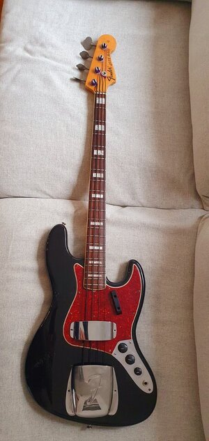 Fender Jazz 71/72 Black over CAR