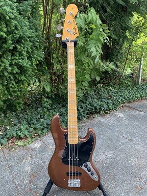 Fender_JB_75_front_total.jpg