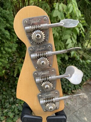 Fender_JB_75_headstock_back.jpg