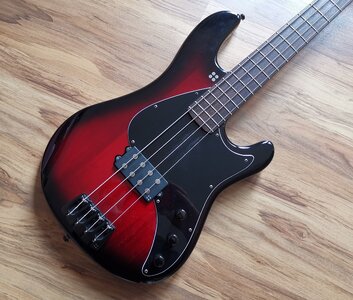 SANDBERG ELECTRA M4 BASS, Stingray Sound!