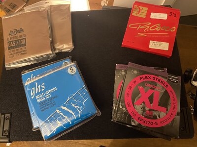 Diverse Saiten für 5-String (alle ungeöffnet und neu!)