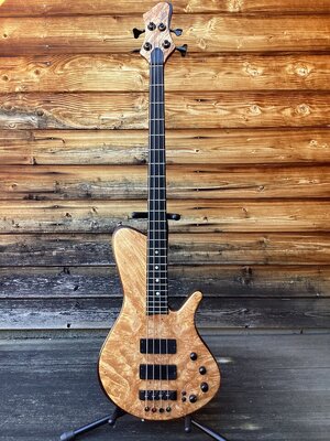 Franz Bassguitars Sirius 4 (reserviert)