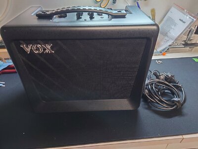 %% Vox VX15 GT Mini-Combo für E-Gitarre