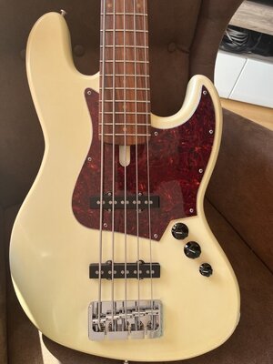 K.Bass JV5 Jazz Bass - Vintage White