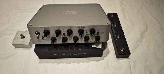 Bassamp / Verstärker Darkglass Microtubes 900 + Int. Footswitch