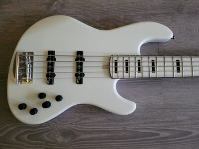 Kudritzky Jazz Bass 5 White