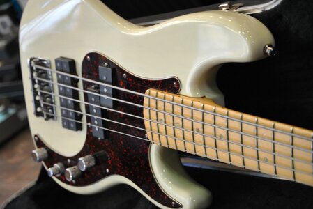 Fender Precision Deluxe V
