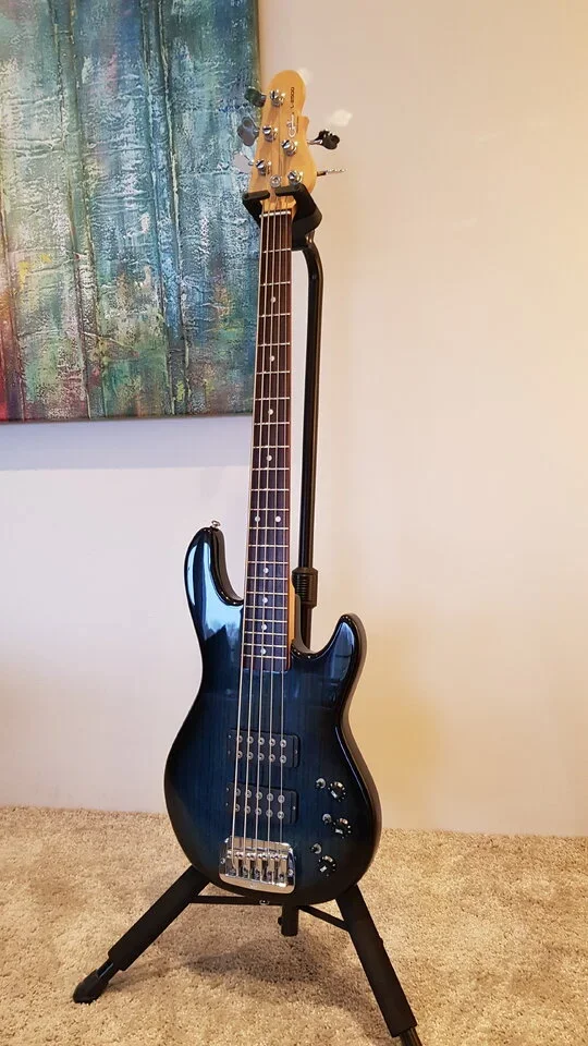 Verkauft   G&L Tribute L2500