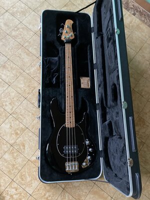 MusicMan StingRay 4 Special schwarz (Reserviert)