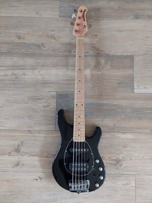 Music Man Sterling 5 HS - schwarz Ahorn Mapleneck MusicMan
