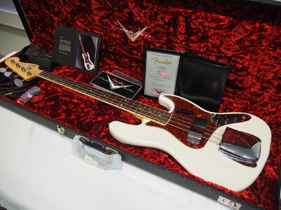 Fender CS 66 Jazz Bass WHT BLND
