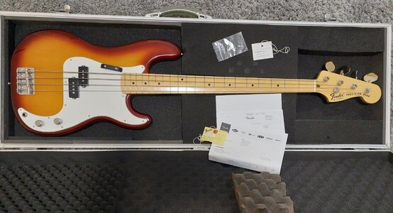Fender Precision Bass , neue, Japan