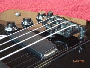 EPIPHONE Thunderbird IV black kompr. -03.JPG