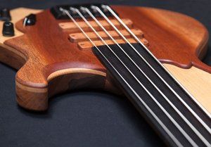 Oliver-Lang-Instruments-Limes-Erik-Bass-body-620x431.jpg Oliver-Lang-Instruments-Limes-Erik-Bass-body-620x431.jpg