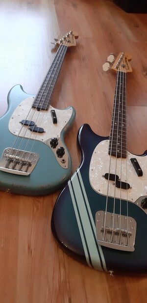 2xmustang-2.jpg 2xmustang-2.jpg