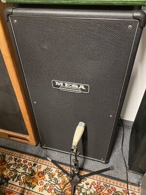 Feeler: Mesa Boogie Powerhouse 4x12“