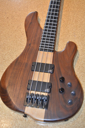 Suche MUCKELROY Bass!