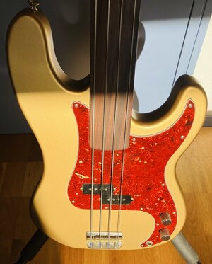 Noname Preci Fretless Bass