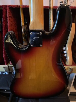 Fender Jaco Pastorius Tribute Fretless - 4.JPG