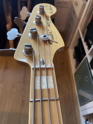 Fender Marcus Miller Signature Bass Japan - 5.JPG