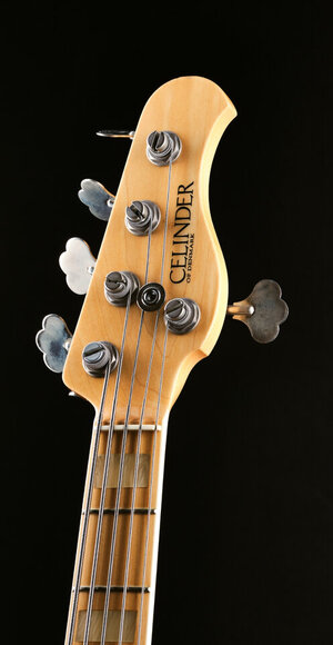 Suche: Celinder, Sadowsky NYC or Lakland USA