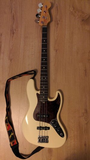 Suche! Fender American Standard Jazzbass in vintage White (leicht gelbliches weiss) Tausch?