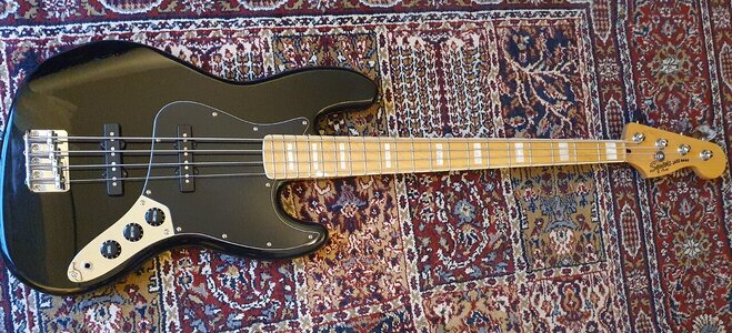 Squier by Fender CV Jazz Bass