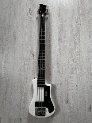 Höfner Shorty Bass CT White, VB 110 euro