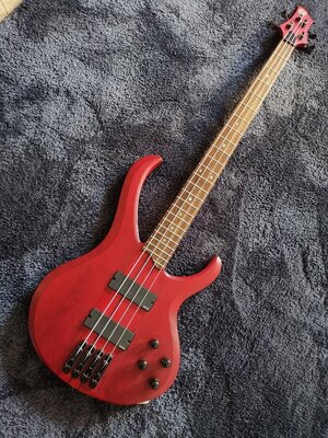 IBANEZ BTB 700DX Bass, rare cat mit EMGs!