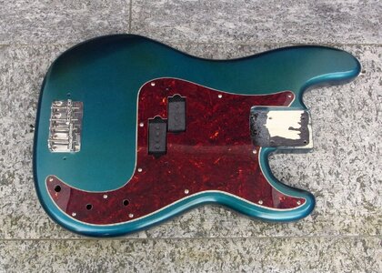 Squier Classic Vibe 70's Precision Body, Ocean Turquoise, Nitro Lack !