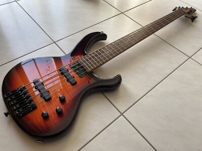 +++ Martinez M5 E-Bass - Korea mit Ibanez AFR PU's +++