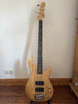 G&L L2000 Tribute Bass natural