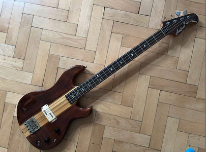 Aria Pro II Tri-Sound Bass TSB550