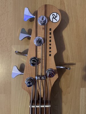 Reverend_Mercalli_5_Headstock_front.jpg