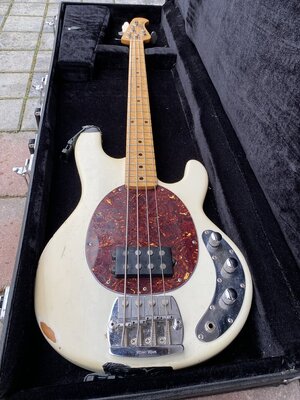 Music Man Stingray 2EQ 1989