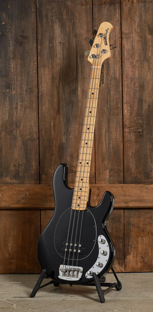 Music Man Stingray 3 EQ H Black Maple