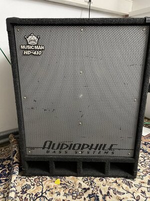 Ernie Ball MusicMan Audiophile 4x10 Box