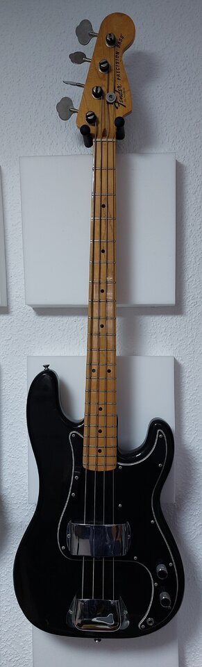 Fender Bassgitarre - schwarz - 1976