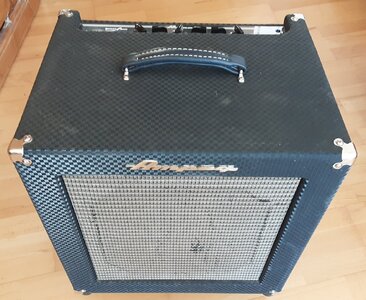 Ampeg B100R Reserviert