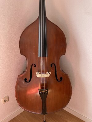 Otto Groh Meister-Kontrabass, um 1910, Gambenform