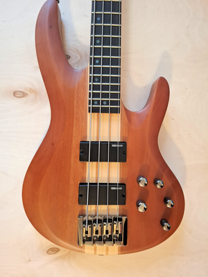 04 bass body front.png