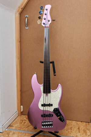Markus Miller Fretless Jazz Bass 5-Saiter / V7 Alder-5 FL 2nd Gen / Farbe Burgundy