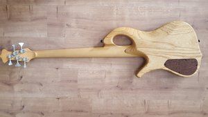 Ken Lawrence Bass Back klein.jpg Ken Lawrence Bass Back klein.jpg