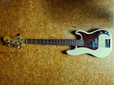 (RESERVIERT) 2008er Fender American Standard Precision Bass V Olympic White