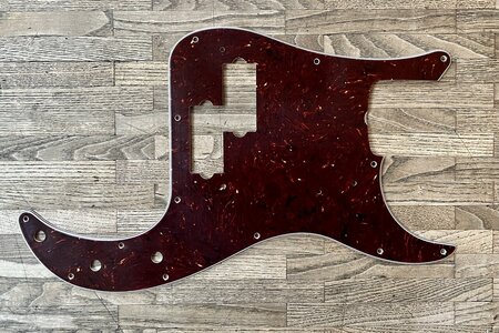 Fender P-Bass Pickguard