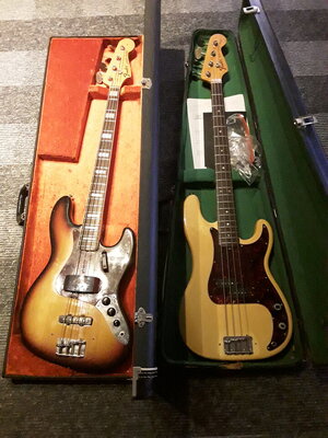 Wal Bass gegen  Vintage Fender