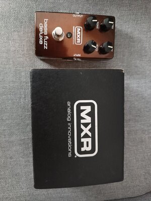 MXR M84 Bass Fuzz Deluxe - guter Zustand und mit OVP